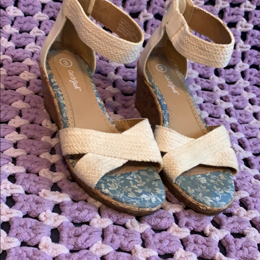Summer wedges